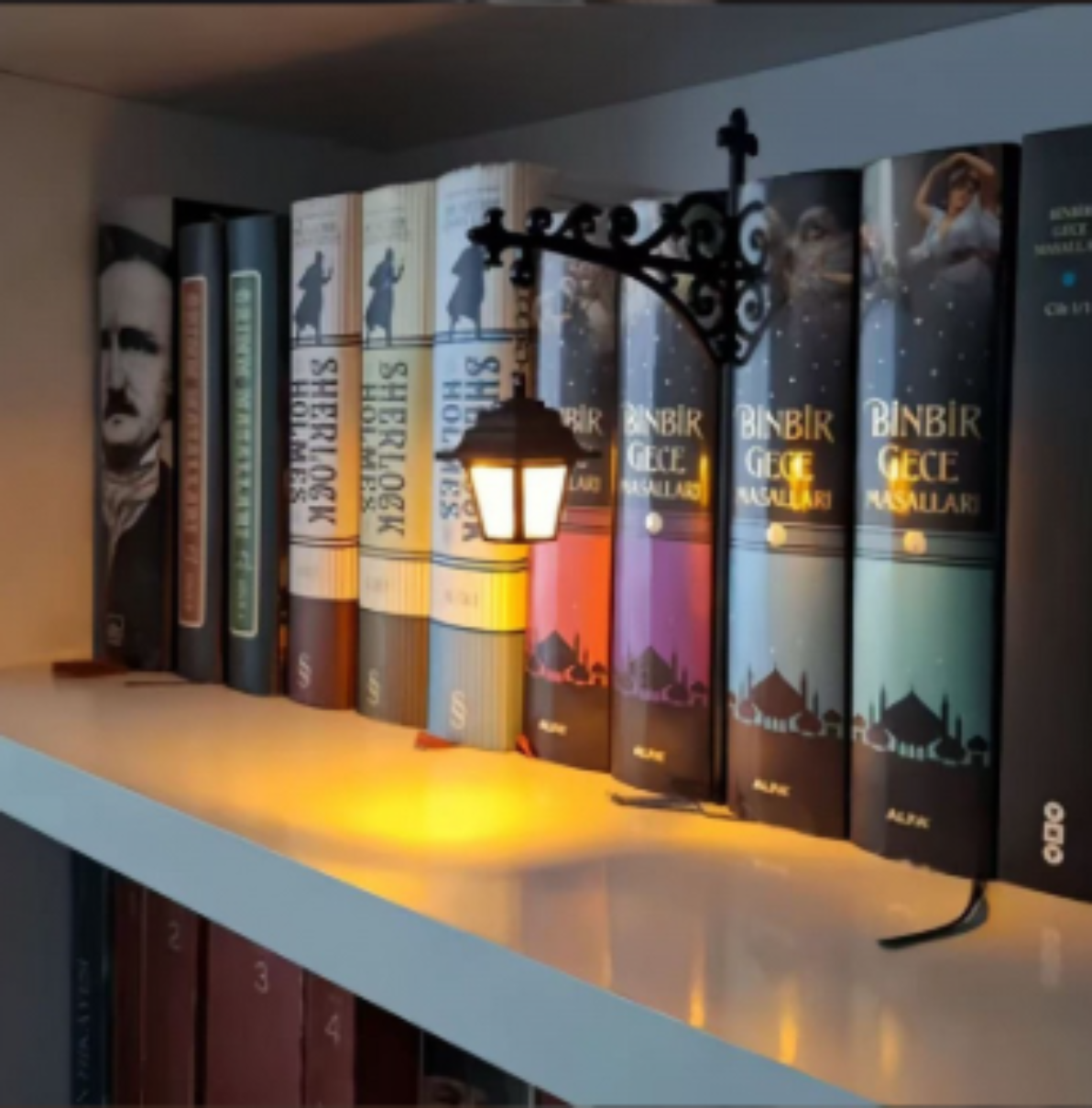 Bookshelf-lighting